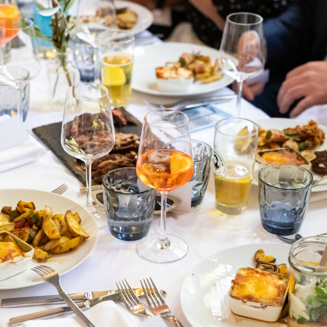 Essen auf Festtafel