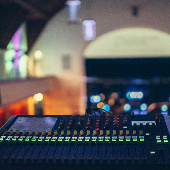 Mischpult für Multimedia-Technik