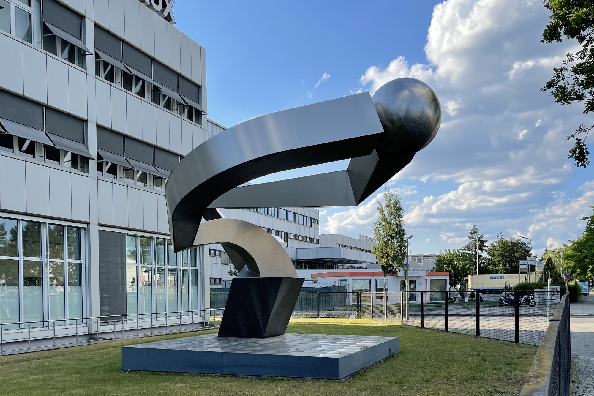 Skulptur „Licht-Raum-Dynamik“