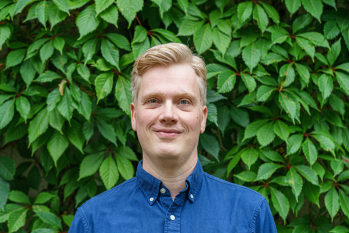 Portrait Prof. Dr. Bertram Schirr 